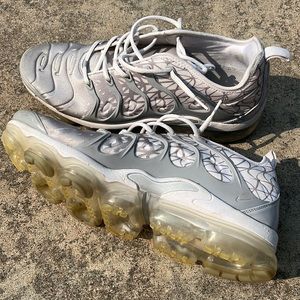 white/grey Nike Air Vapor Max Plus, size 13 Mens